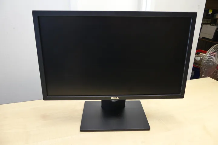 Dell - Flat Panel Monitor Modell E2216Hf